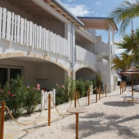 Cala Blu Con Piscina-centralissimo Apartment *